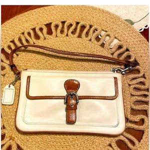Coach Wristlet White and Brown 😉